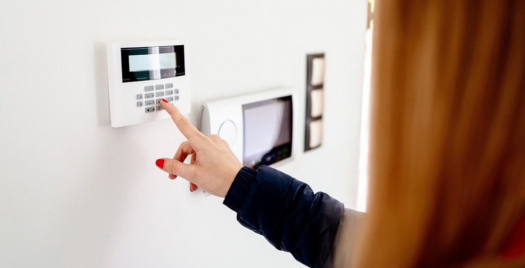 Alarme filaire ou sans fil : laquelle choisir pour sécuriser sa maison en 2026 ?